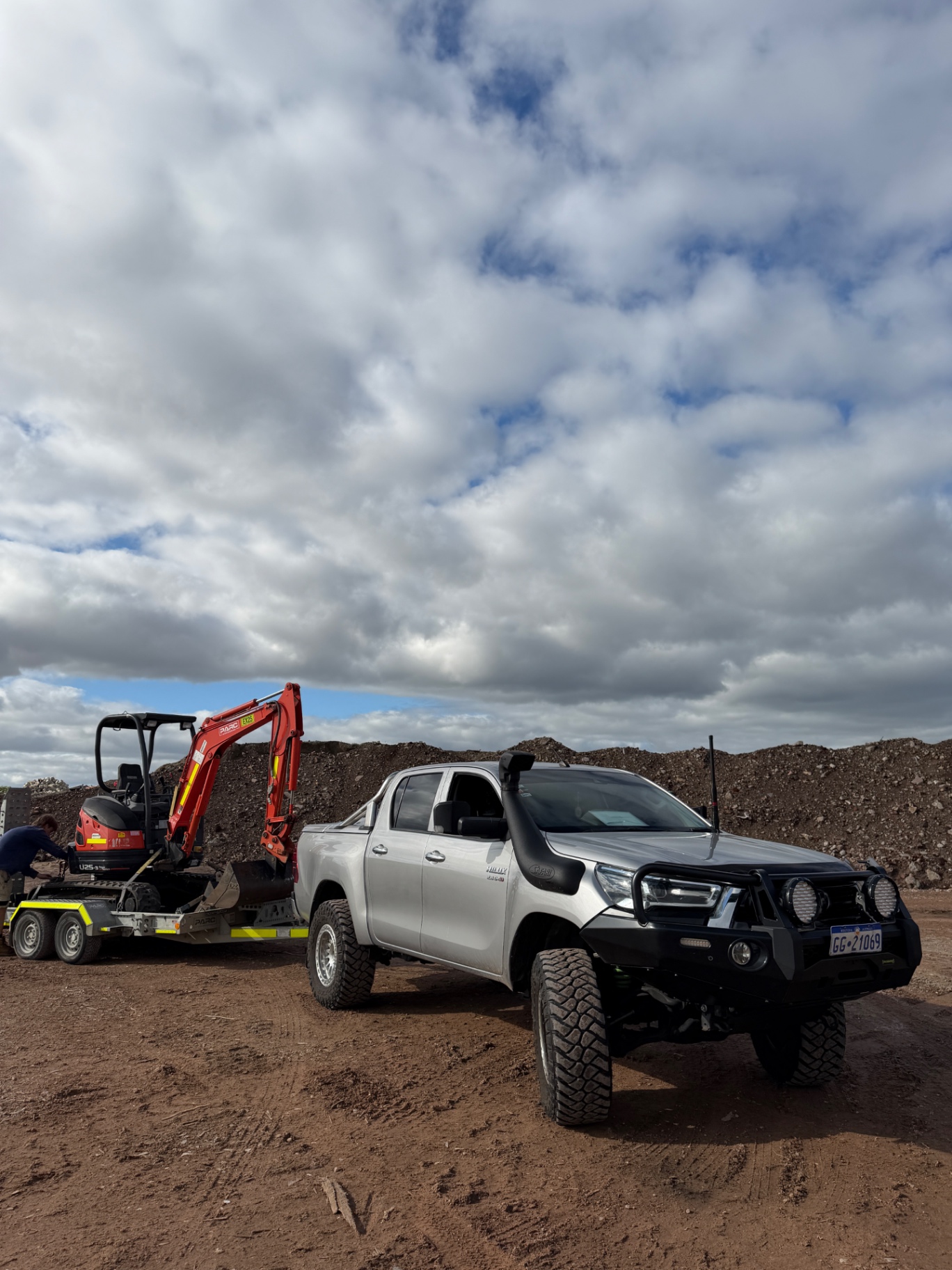 Kubota U25 mini excavator floated to site on the truck